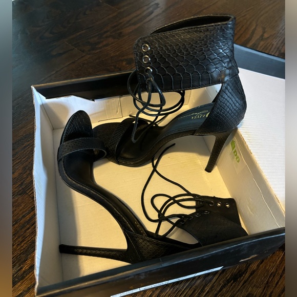 Black strappy lace up front sandals- size 9- worn once! - Picture 1 of 6